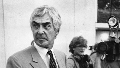 John DeLorean built the 'car of the future.' Then came the briefcase full of cocaine
