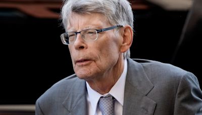 Stephen King pide que Joe Biden se retire de la carrera electoral "en beneficio de EE.UU."