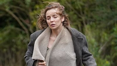 Jodie Comer looks battered while running away from terrifying zombies