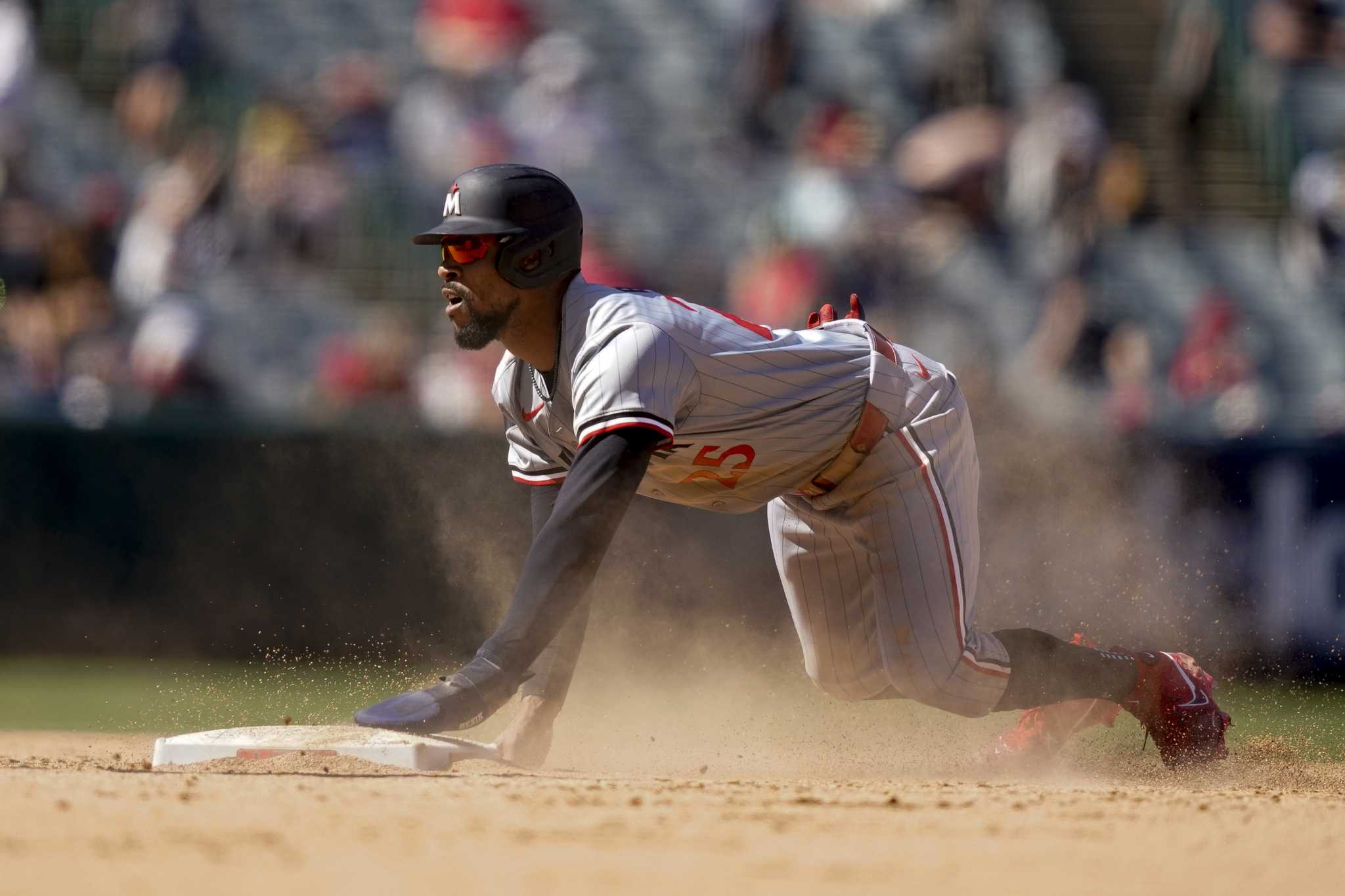 Twins' Byron Buxton is back after 2-week stint on injured list with right knee inflammation