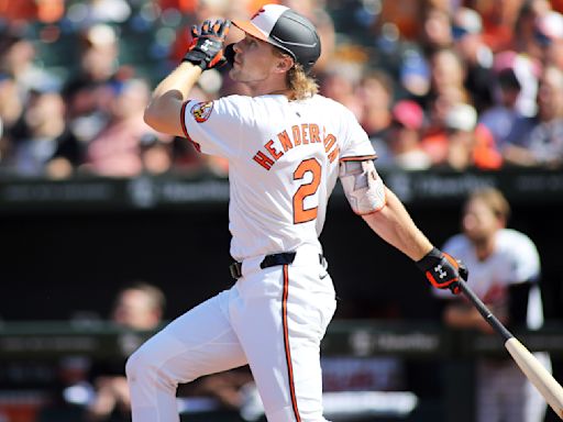 Henderson's 34th HR sparks Orioles to 13-3 win, dropping White Sox to 31-108 with 11th loss in row