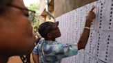 Nigerianos votam por novo presidente, e alguns encaram longas demoras nos colégios eleitorais