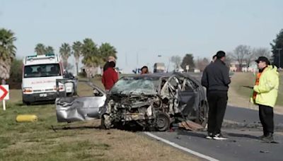 Tres muertos y una mujer herida tras la colisión de dos autos | Choque fatal en Rosario