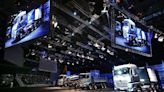 Daimler Truck shares fall as group flags concerns over European demand By Investing.com