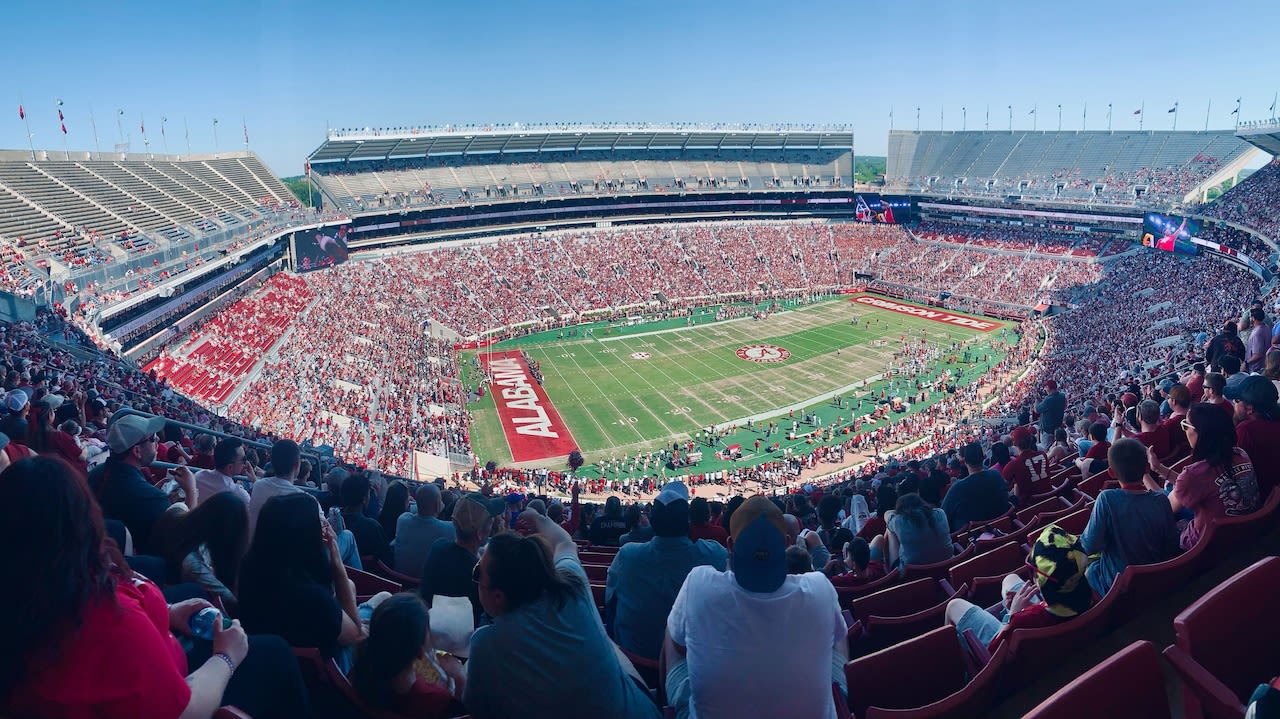 Alabama lands commitment from highly rated 2025 kicker