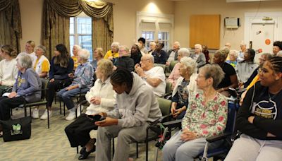 WVU women’s basketball team visits retirement community in Morgantown