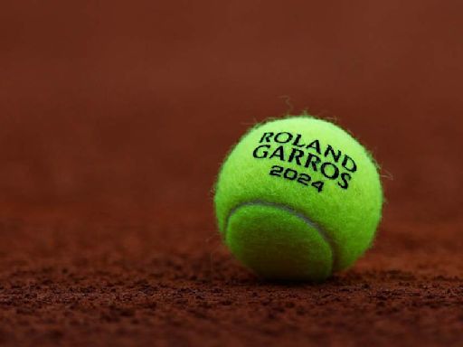 ¡Roland Garros se sale de control! Escupen chicle a Goffin tras ganar a francés