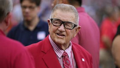 Whitey Herzog, Hall of Fame manager who led St. Louis Cardinals to 3 pennants, dies at 92