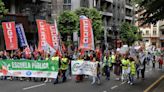 En imágenes | Manifestación por la enseñanza pública por las calles de Oviedo