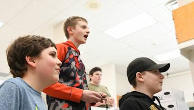 Deer Lakes Middle School provides gaming club to build skills, friendships