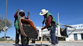 Llevan trabajos de bacheo al área urbana y rural de Gómez Palacio