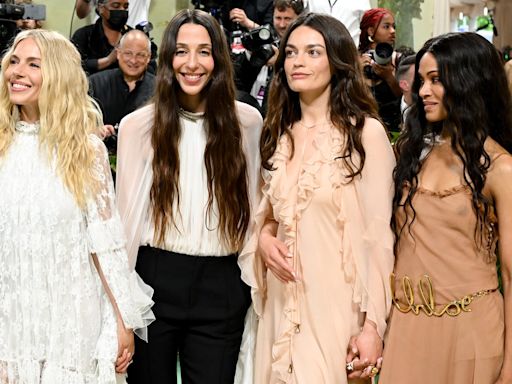 El pelo largo no es cosa de veinteañeras: cómo Demi Moore, Sienna Miller y otras actrices están desafiando el último veto de la belleza