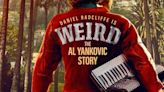 Weird: The Al Yankovic Story, protagonizada por Daniel Radcliffe, presenta su primer tráiler oficial