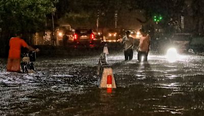 All govt and private Schools in Delhi to remain closed today due to heavy rains