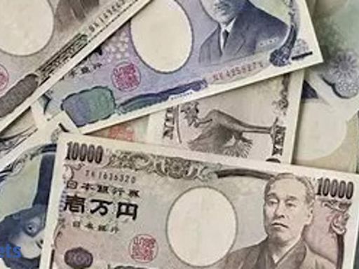 Yen rises after Japan hikes interest rates, eyes turn to Fed