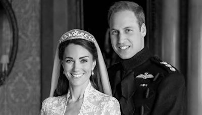 El príncipe Guillermo y Kate Middleton comparten un retrato inédito de su boda en su aniversario más amargo