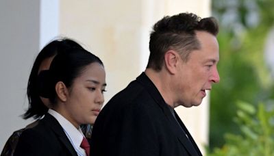 Musk Arrives in Indonesia to Inaugurate Starlink With President