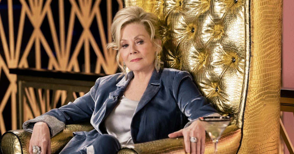 Jean Smart Wins Best Comedy Actress at 2024 Emmys, Gets Standing Ovation