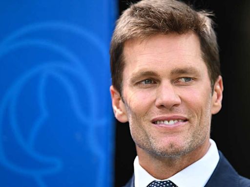 TV Tom Brady Arrives For Cowboys at Browns: Tracker