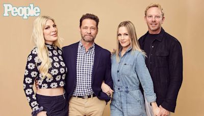 “Beverly Hills, 90210” Cast Recreates Iconic Phone Call Moment to Announce 90s Con CT Return (Exclusive)