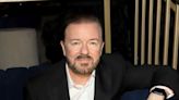 Ricky Gervais no pierde las ganas de reírse de los creyentes ni en su peor momento