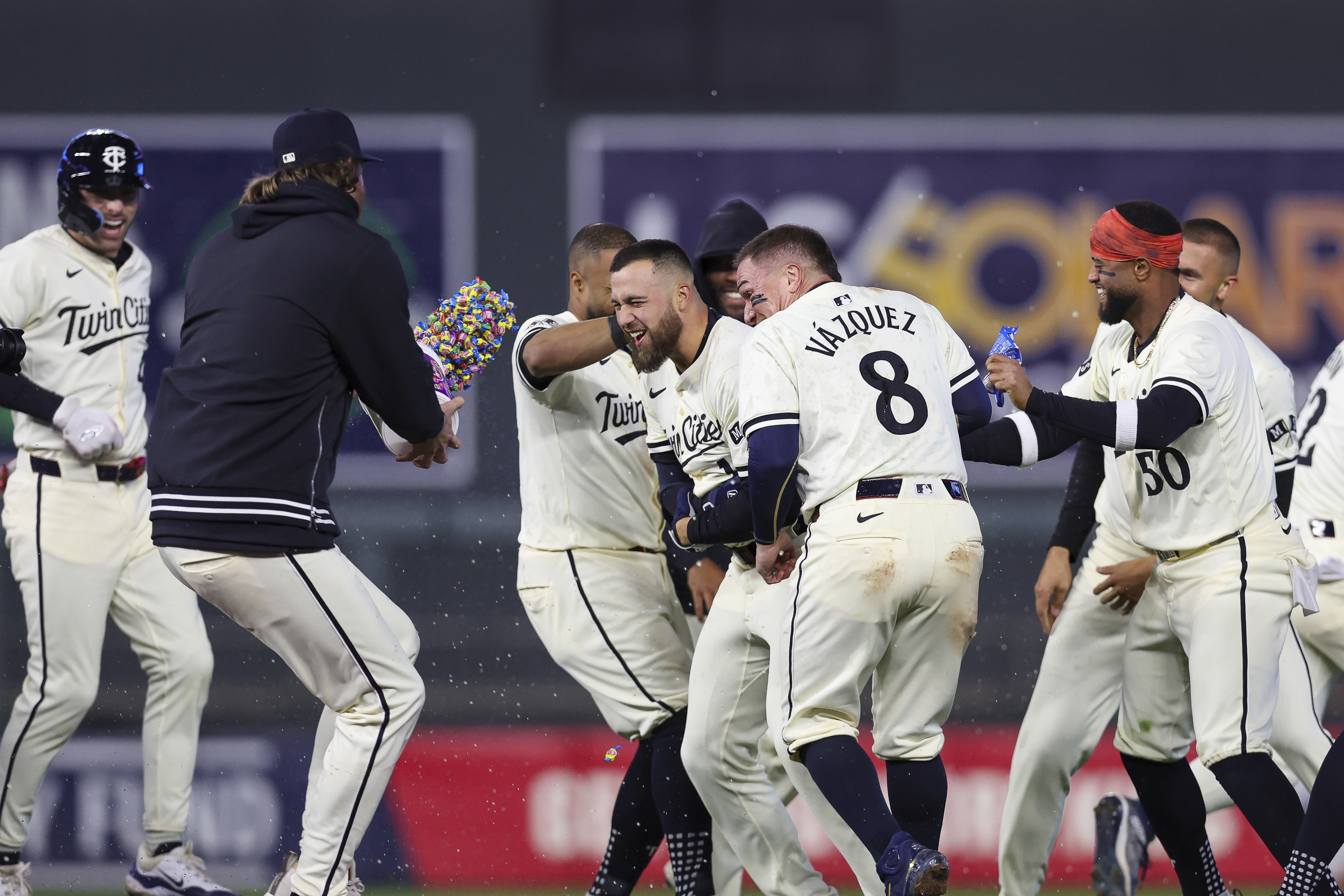 Buxton, Kirilloff help Twins rally past White Sox 6-5. MLB-worst Chicago falls to 3-20