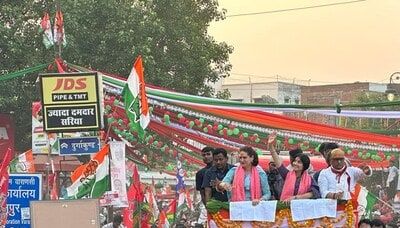 LS polls: Priyanka Gandhi, Dimple Yadav hold joint roadshow in Varanasi