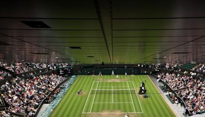 La jornada del sábado en Wimbledon comienza con una retirada