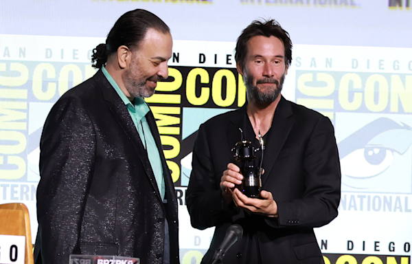 Keanu Reeves Surprised With Comic-Con Award for His Contributions to Movies, TV, Comics, and Books | SDCC 2024 - IGN