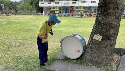 停電又遇高溫 金峰賓茂國小沒冷氣、校工打鼓當鐘聲