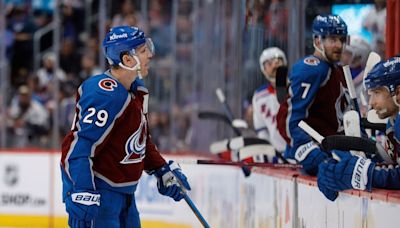 MacKinnon's home points streak ends in SO loss