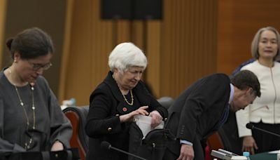 Yellen celebra la aprobación del Senado de un paquete de ayuda militar para Ucrania