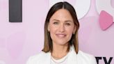 Jennifer Garner to Star In & Produce New Netflix Holiday Comedy ‘Mrs. Claus’