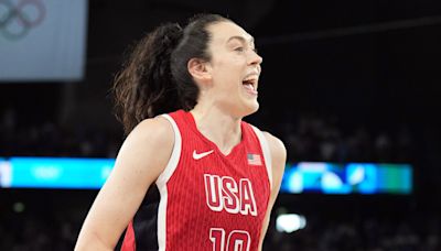 1 photo shows Breanna Stewart knew Gabby Williams had her foot on the line when trying to tie the gold medal game