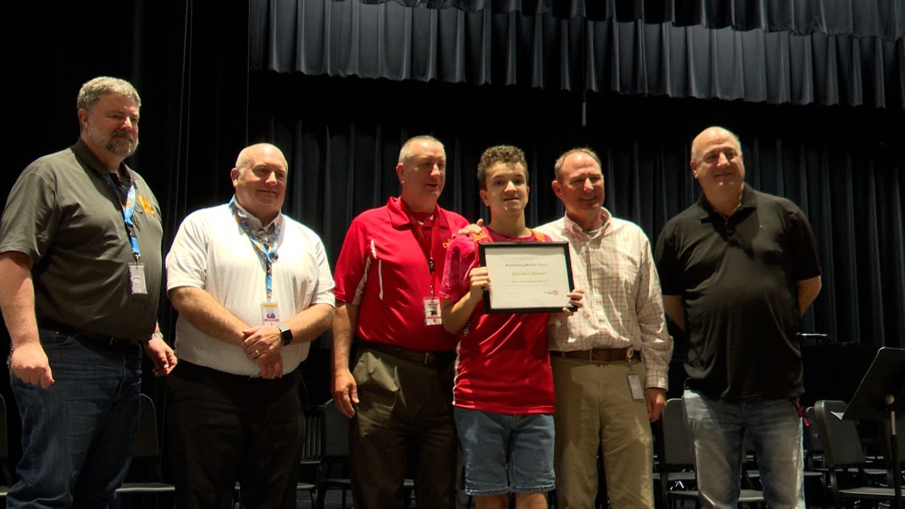Indian Creek High School student receives R.A. Horne Student of the Year Award