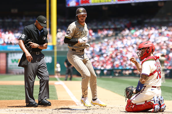 Phillies fooled by the knuckleball in series-ending loss to San Diego