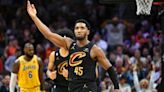 Watch Donovan Mitchell drop 43, upstage LeBron’s return as Cavaliers top Lakers