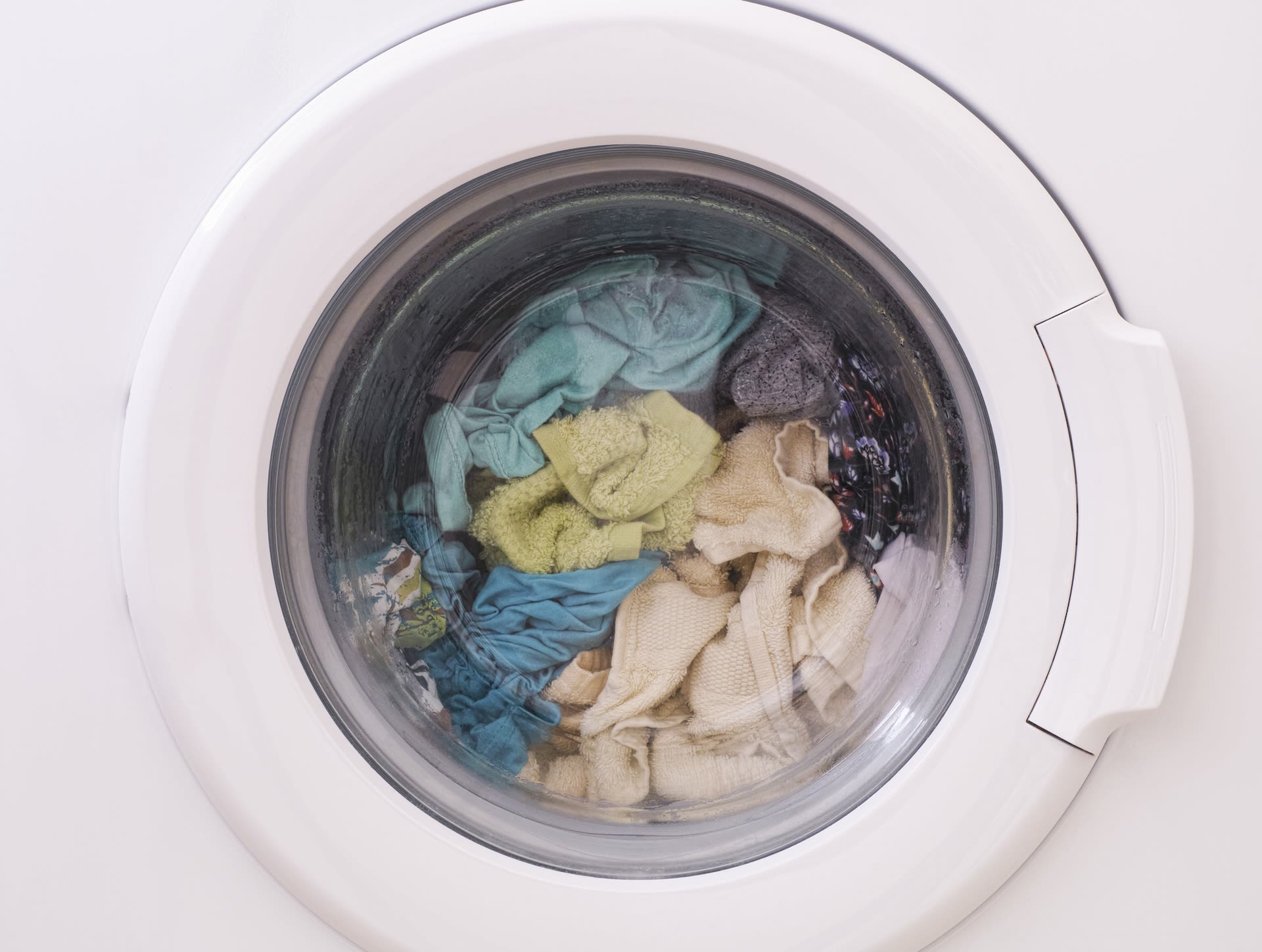 Scientist develops biomimetic concept inspired by fish to tackle microplastic problem — and it starts with our laundry machines