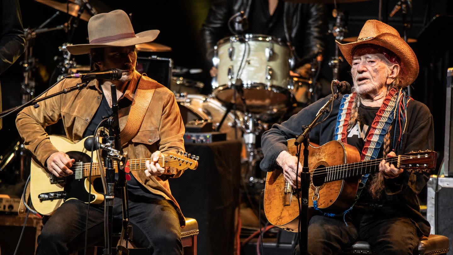 Willie Nelson Returns to the Stage Alongside Son Lukas after Brief Illness