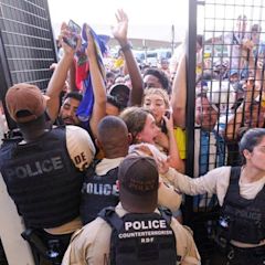 Copa America final: Fans breach security at stadium in Florida delaying start of Argentina and Colombia clash