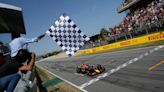 What do the different Formula 1 flags mean?