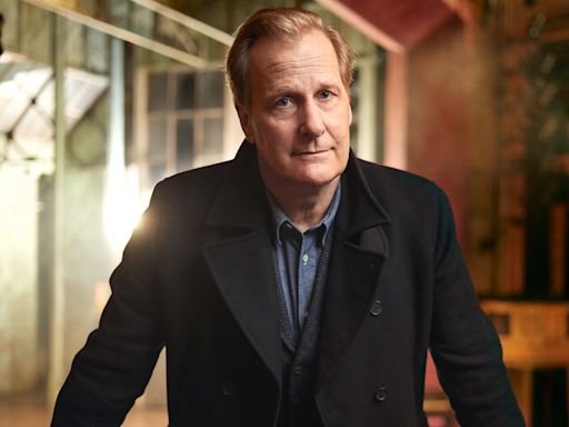 Jeff Daniels Reveals How He Overcame Fear of Filming Scene with a Rattlesnake for Netflix's “A Man in Full ”(Exclusive)