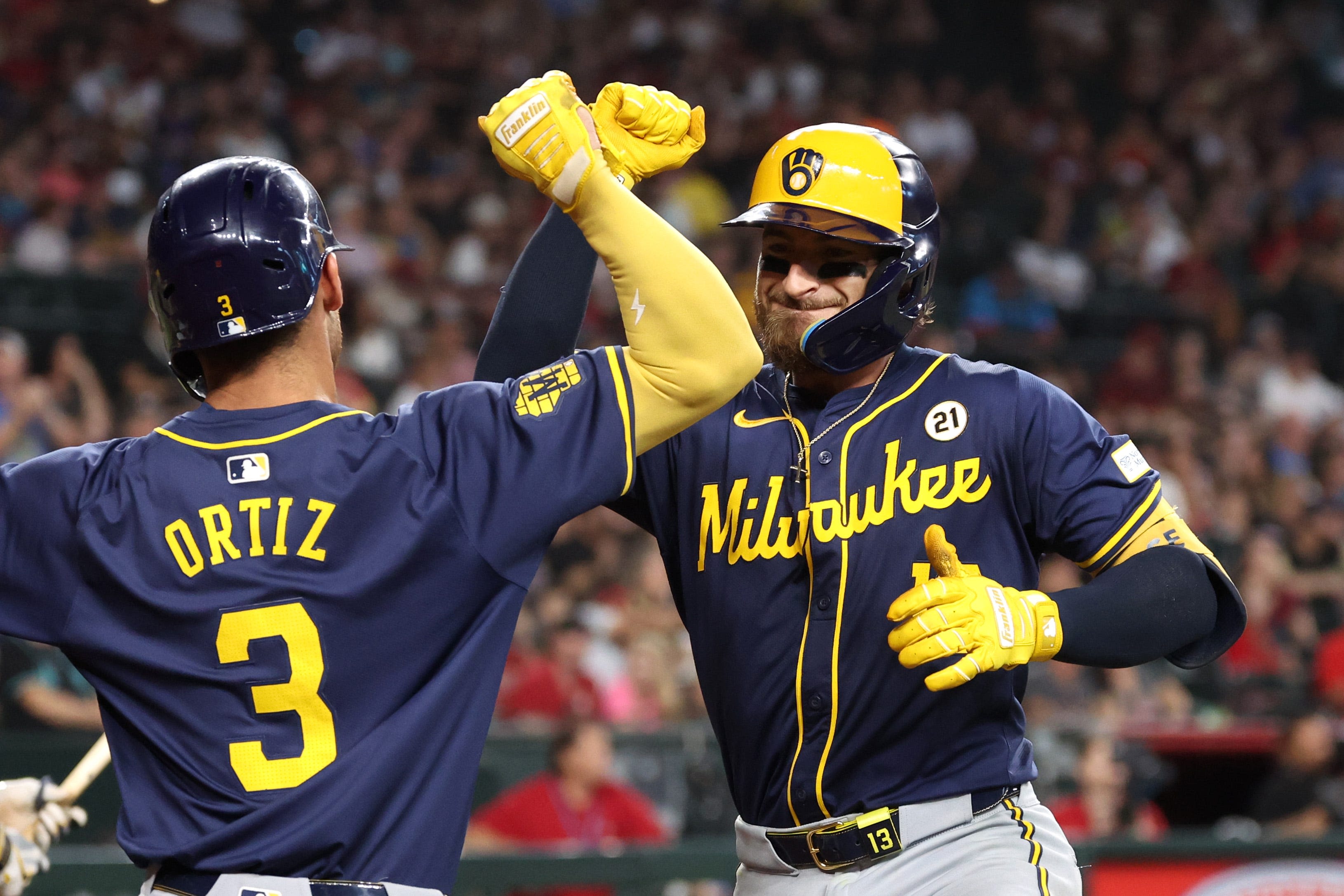 Milwaukee Brewers vs Arizona D'backs: Back-and-forth affair tied in the eighth inning