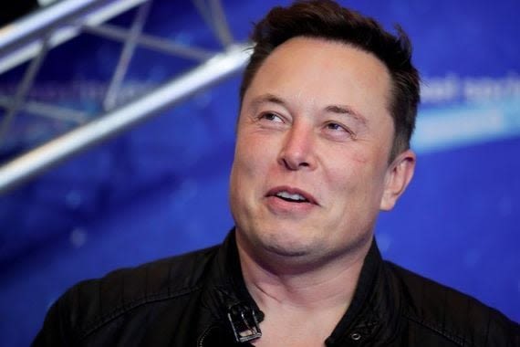 Elon Musk describes IRA as "plush toy" in bizarre Twitter exchange