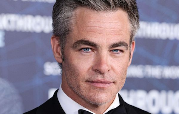 Chris Pine Reveals His 'Earth-Shattering' Salary For 'The Princess Diaries 2'