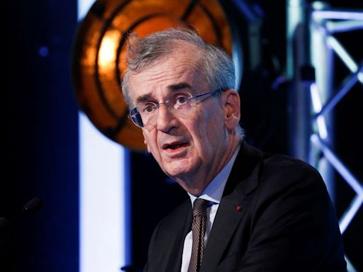 Villeroy espera que la política de Francia se desbloquee en septiembre para aprobar los presupuestos