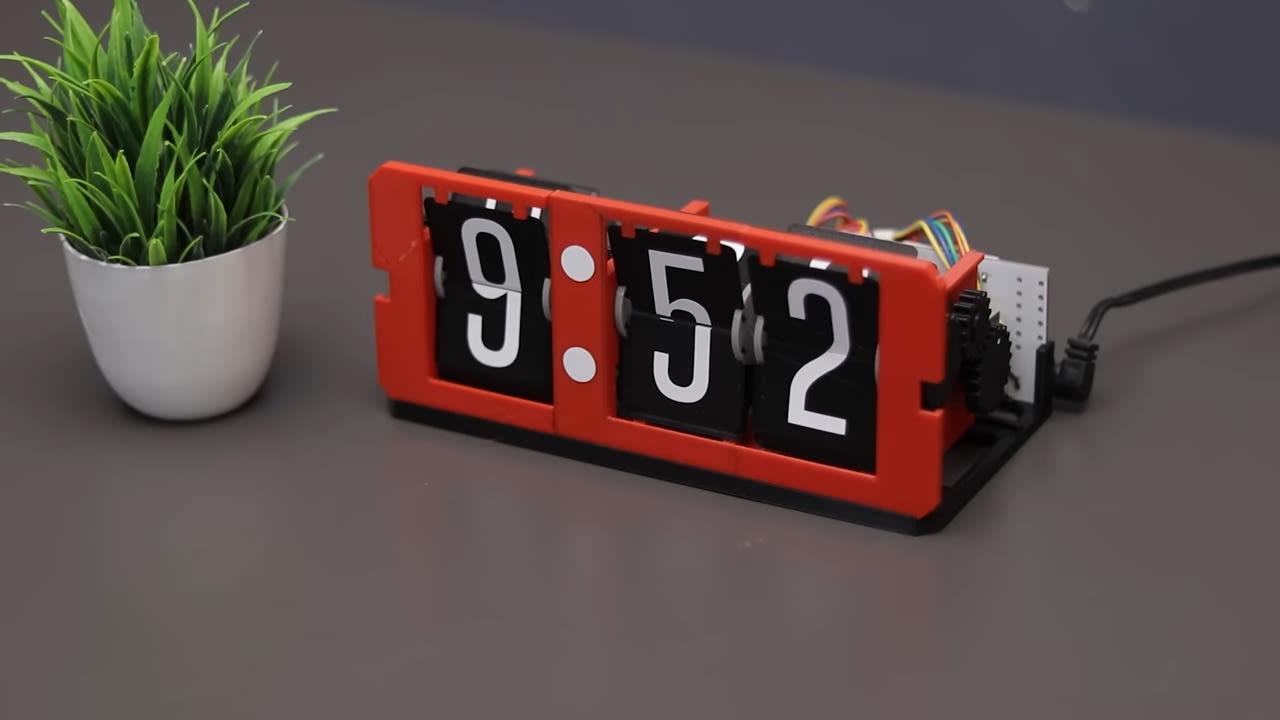 Split-Flap Clock Uses Magnets Everywhere