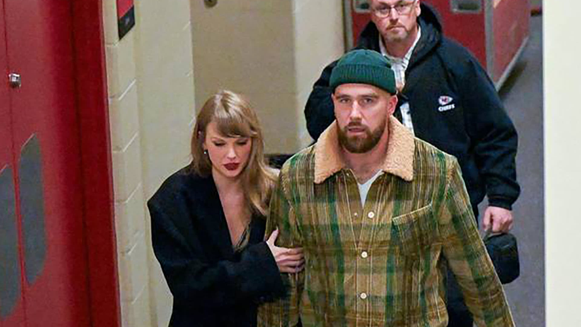 Travis Kelce pays rare social media tribute to Taylor Swift ahead of Eras return