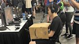 EVO 2022: jugador ocultó sus manos con una caja para evitar que vieran sus movimientos