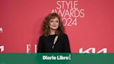 Susan Sarandon recibe de manos de Almodóvar un premio a su trayectoria de la revista Elle